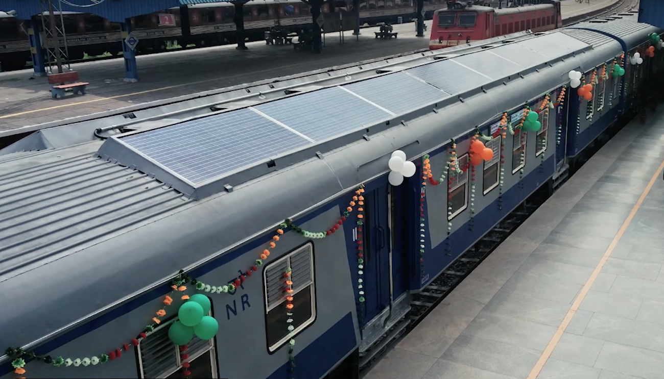 В Індії запустили потяг, майже повністю працює на сонячних батареях