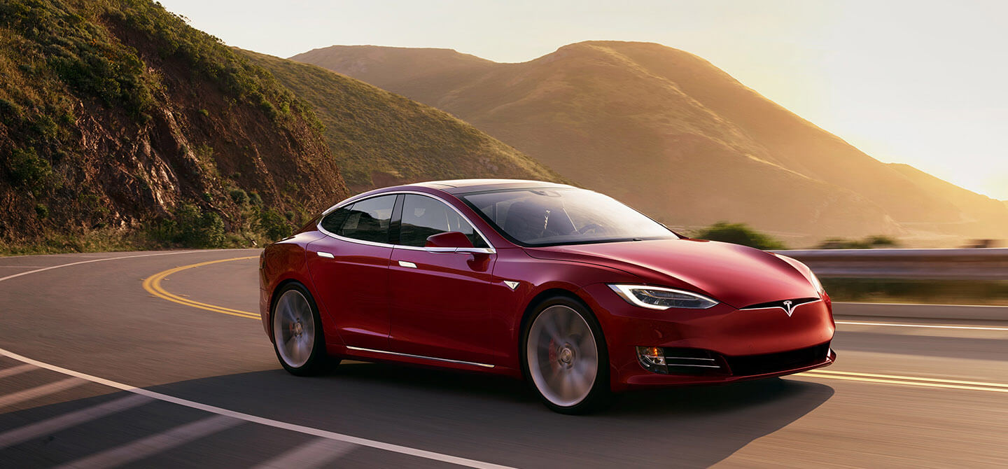 Million cars: the tasks that Tesla wants to solve by 2020
