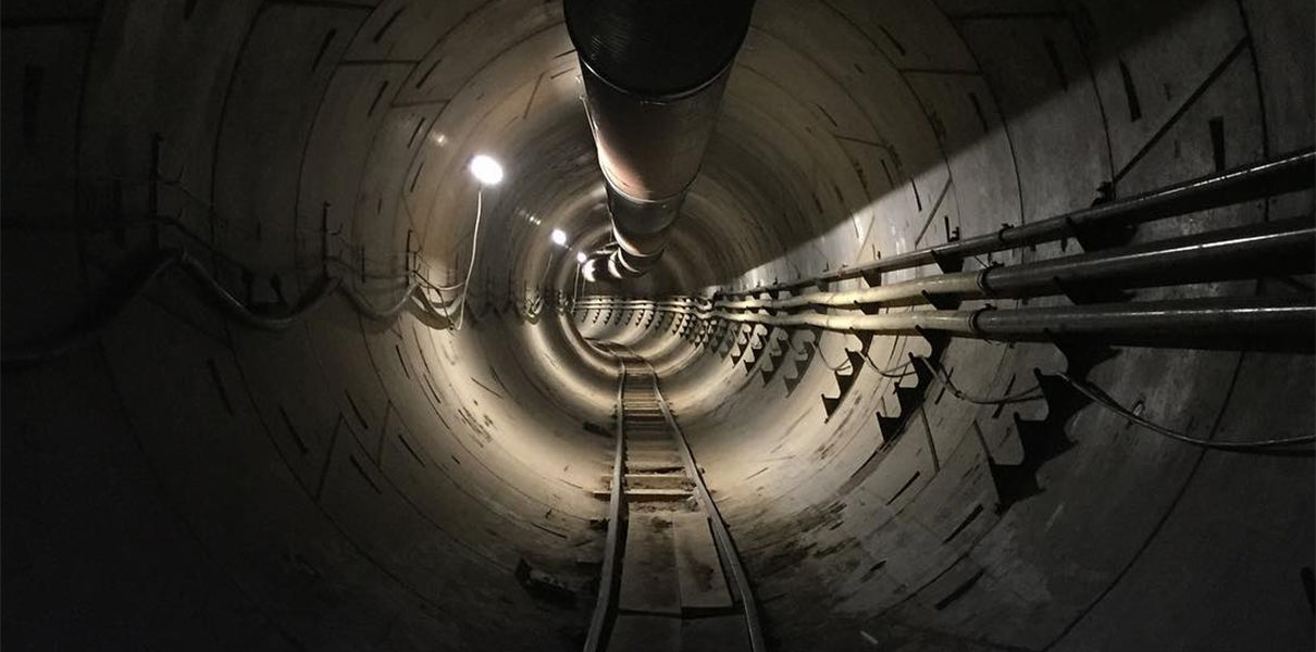 Danach hat ilon Musk zeigte die erste Strecke des Tunnels unter Los Angeles