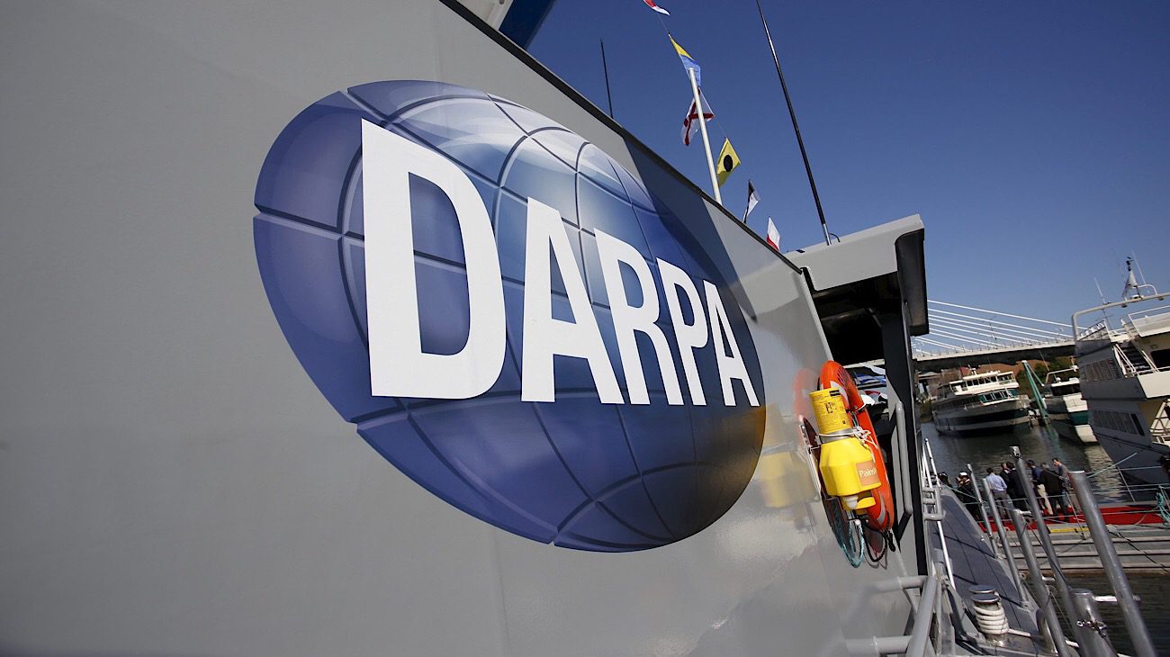 DARPA تستثمر 100 مليون دولار في تطوير الأسلحة الجينية