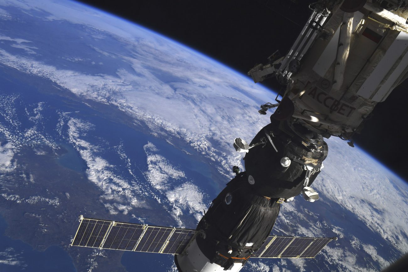 Pilotato la nave «Unione MS-07» consegnato con successo gli astronauti sulla ISS