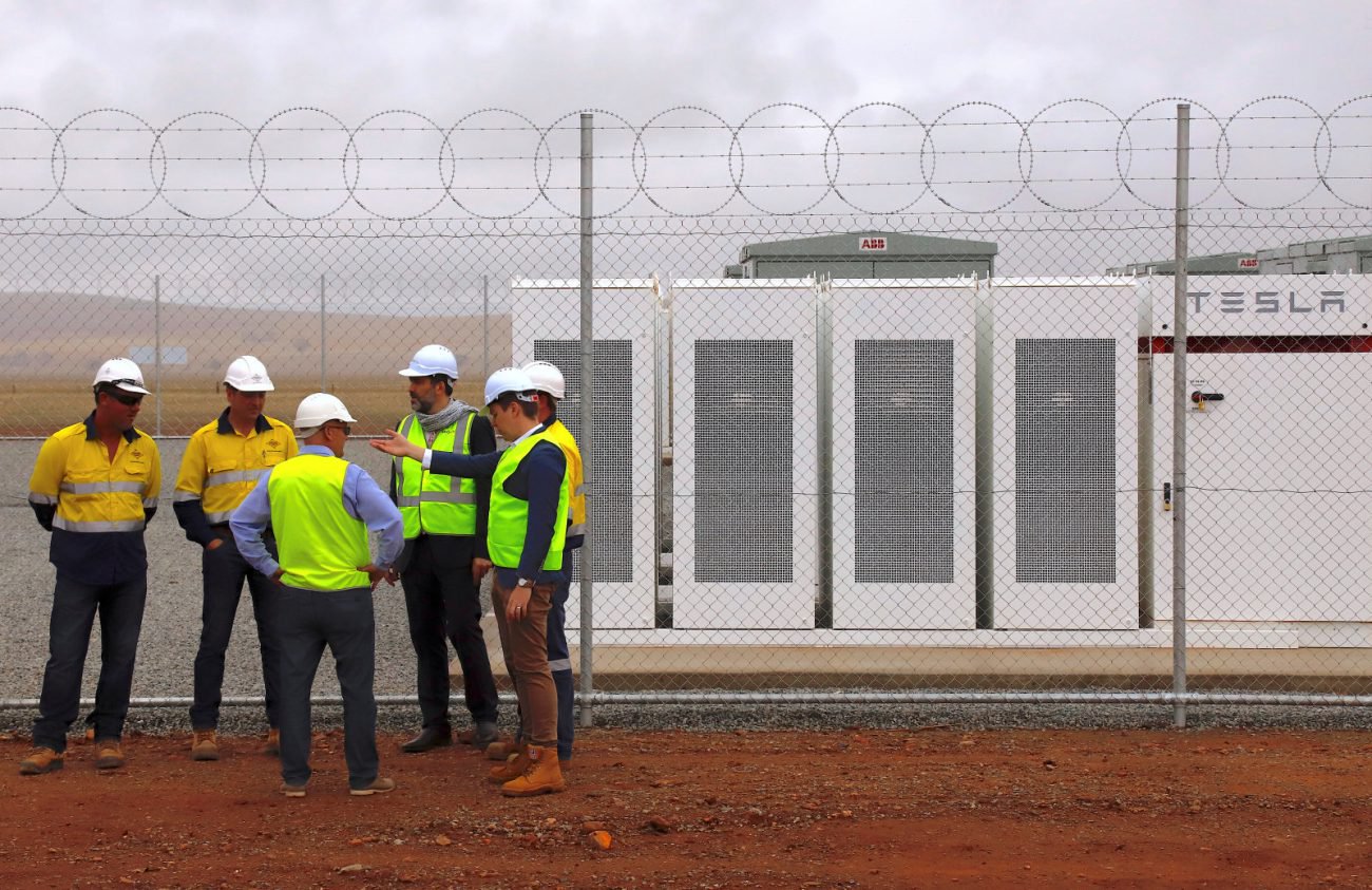 特斯拉将装备50万澳大利亚的家用太阳能电池板和电池