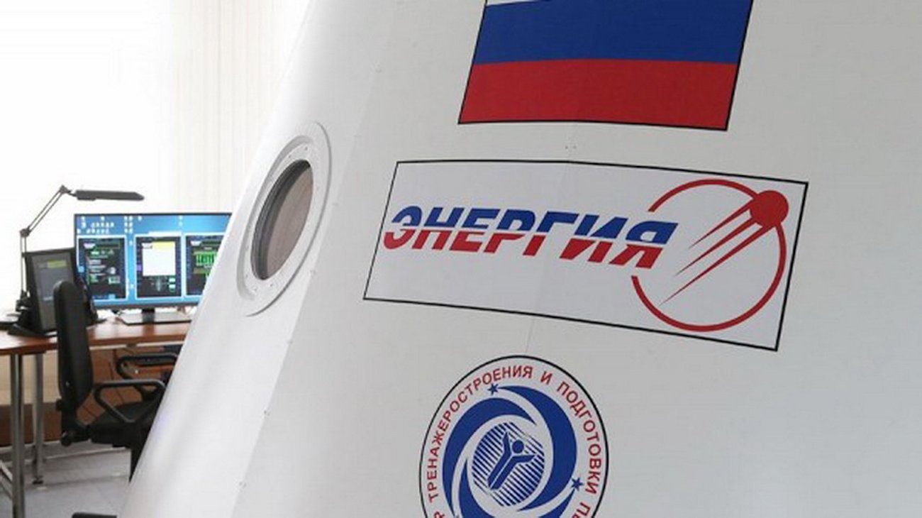 Na Rússia, está testando um novo sistema de retorno de astronautas em órbita