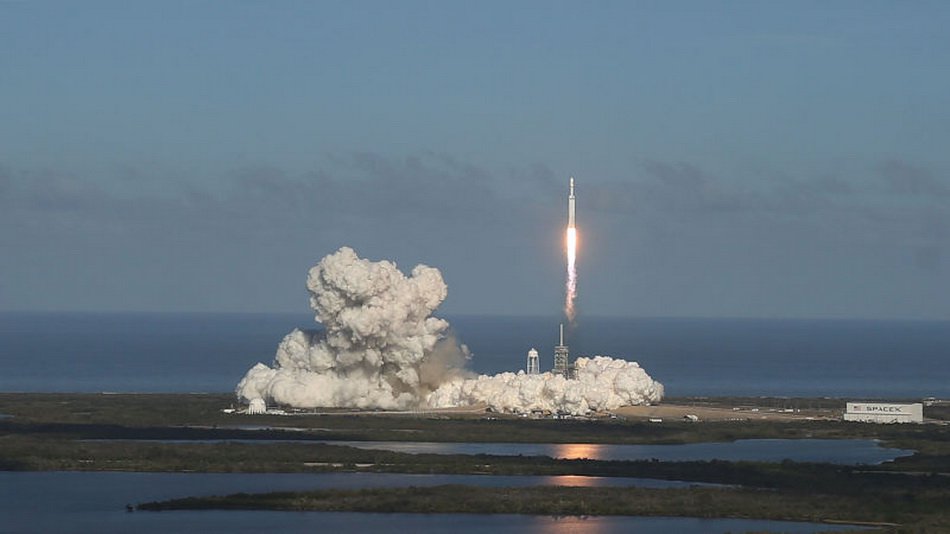 SpaceXは、設立許可を衛星インターネットサービス