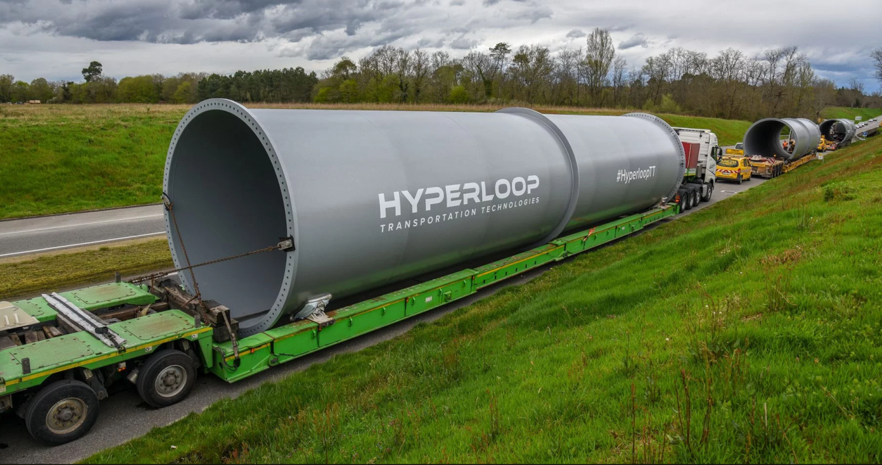 Hyperloop e macchine volanti si daranno battaglia per il futuro del trasporto