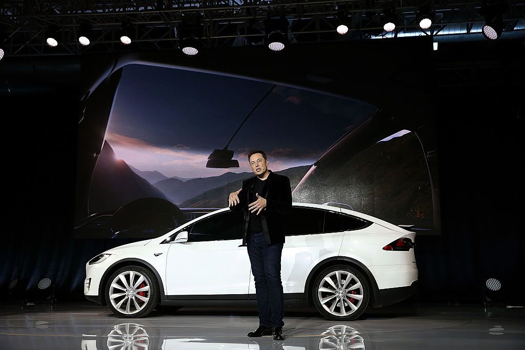 Tesla secret a élaboré ses propres puces pour l'intelligence artificielle de leurs voitures