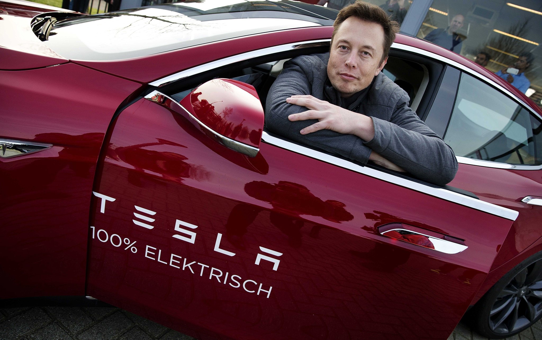 Elon Musk vuole togliere Tesla con borsa. Egli ha promesso di «riscattare» la società è a circa 82 miliardi di dollari