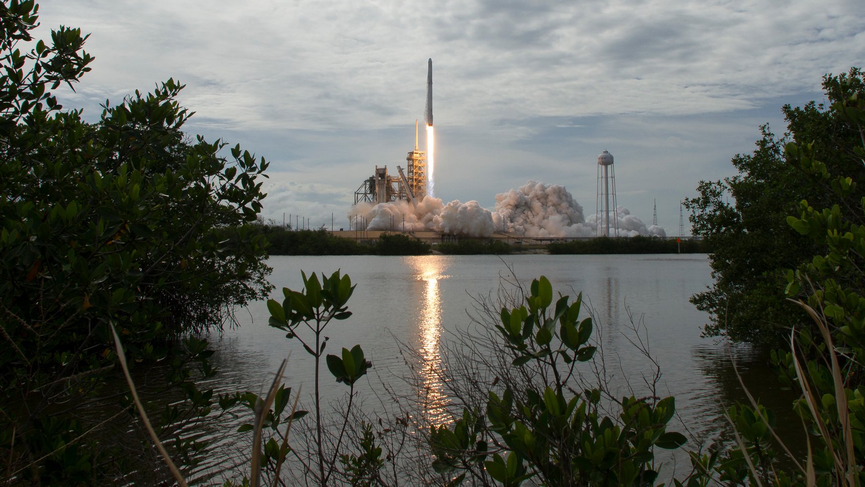 A empresa SpaceX recebeu permissão para executar mais de 7500 internet satélites