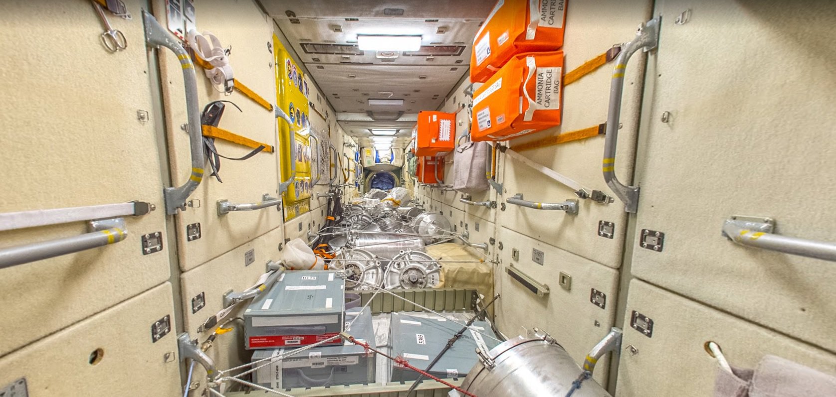 ¿Quieres dar un paseo en el interior de la estación espacial Internacional?