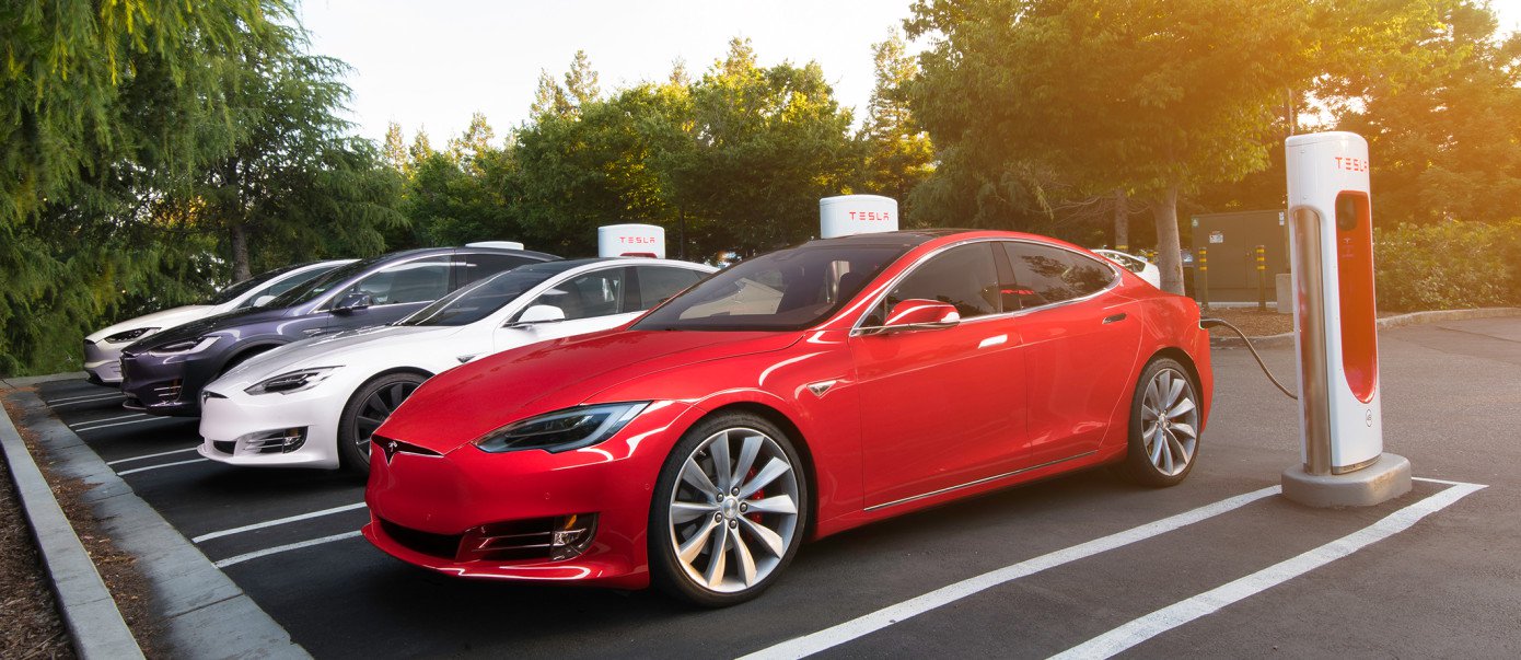 Danach hat ilon Musk versprach ein weitverzweigtes Netz von Tesla Supercharger in ganz Europa (und sogar in Kiew!)