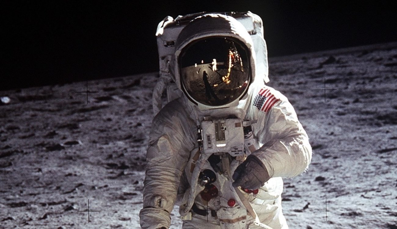 As the low gravity of the moon affects the health of astronauts?