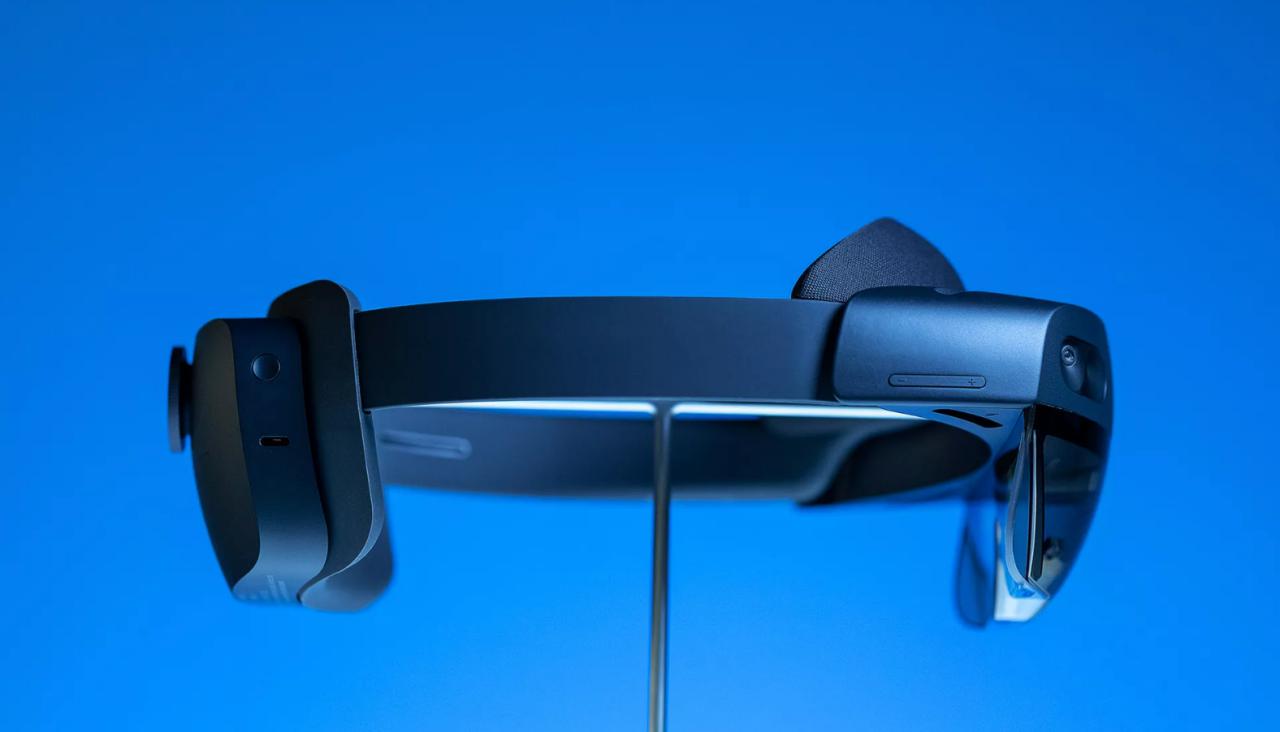 واقع مختلط المنزل: Microsoft HoloLens 2 3500 $ أفضل من النسخة الأولى ؟ 