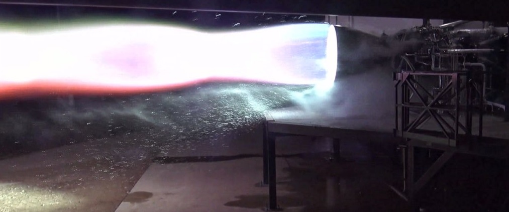 SpaceX a passé les premières tir d'essai d'un nouveau moteur de Raptor pour le véhicule Starship