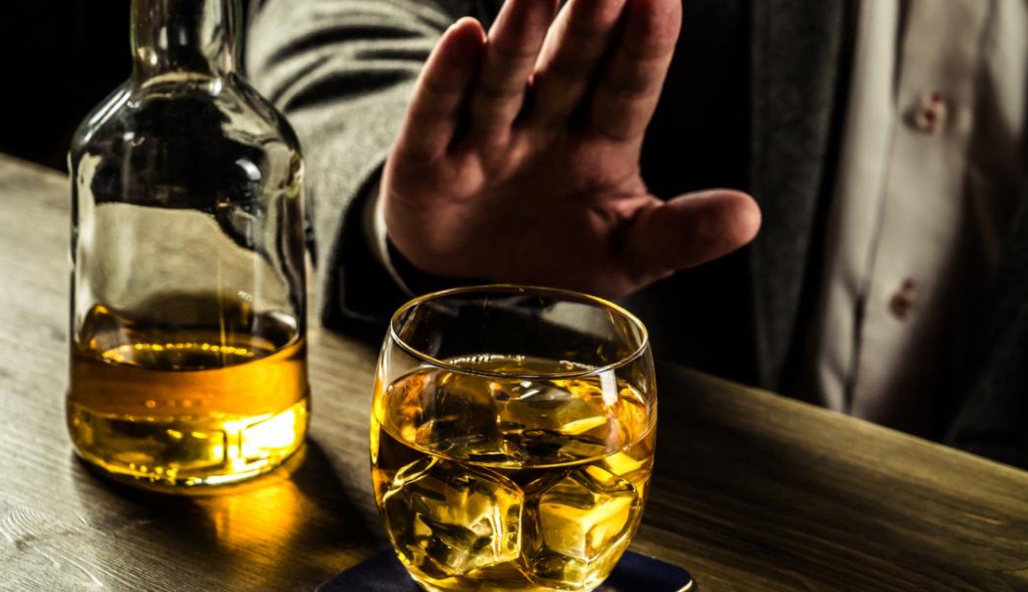 Os cientistas sugerem tratar o alcoolismo com o auxílio de laser, estimulação do cérebro