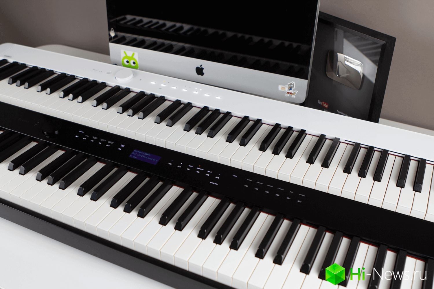 Oyun en kompakt ve teknolojik piyano. Hatta Bluetooth