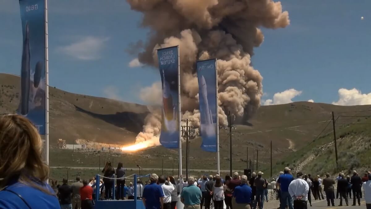 #vidéo | Buse de la nouvelle fusée Omega de la force aérienne des états-UNIS a explosé lors d'un essai