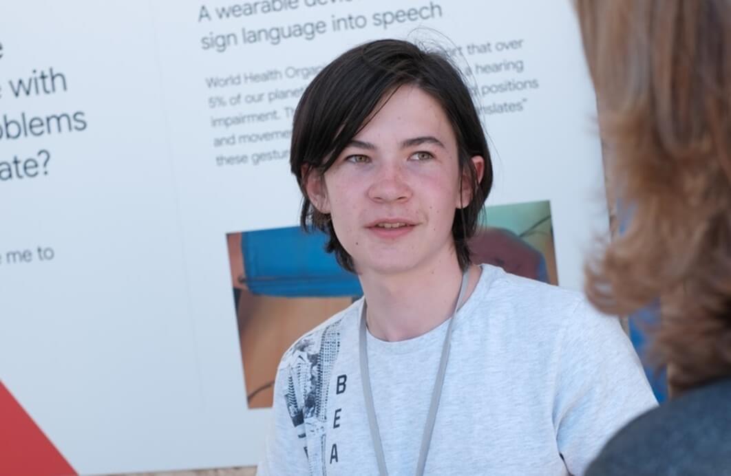 Colegial de rusia ganó el concurso de Google por la elaboración de un intérprete de lenguaje de señas