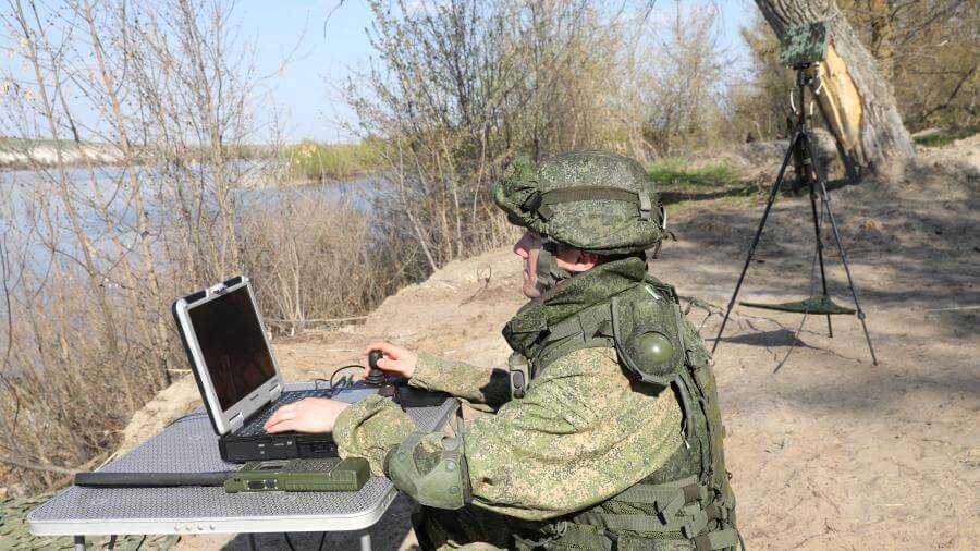 Le ministère de la défense de la fédération de RUSSIE teste de la «guerre de l'internet»