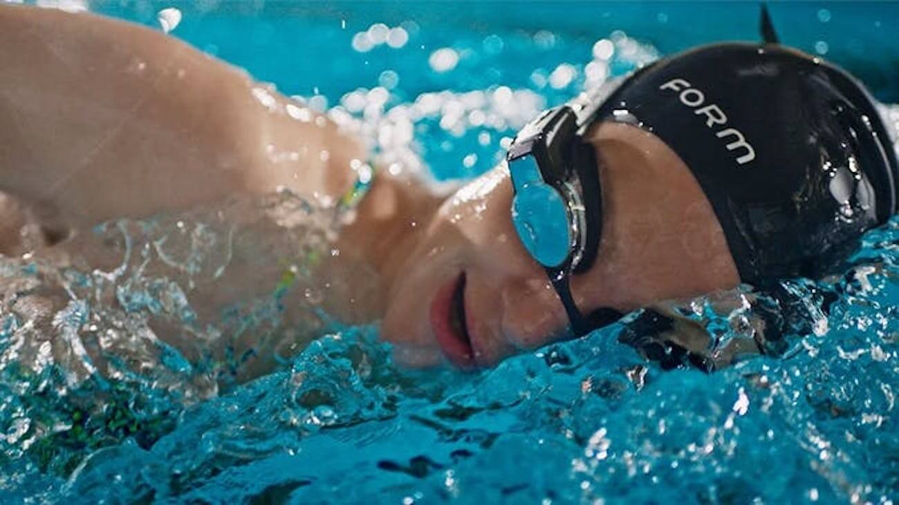 Creati occhiali per la realtà aumentata per il nuoto