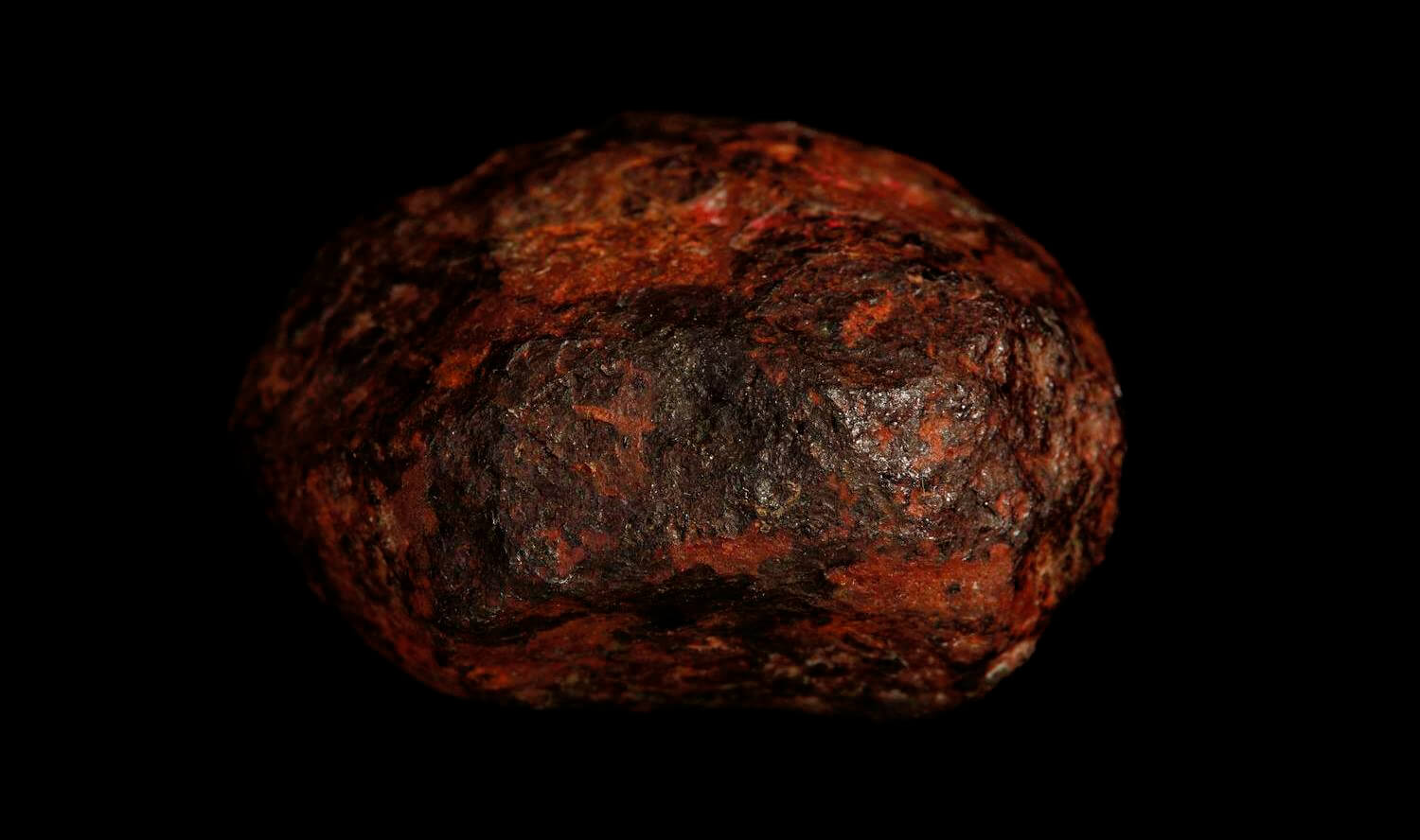 Im inneren des Meteoriten entdeckt das unbekannte Mineral in der Natur
