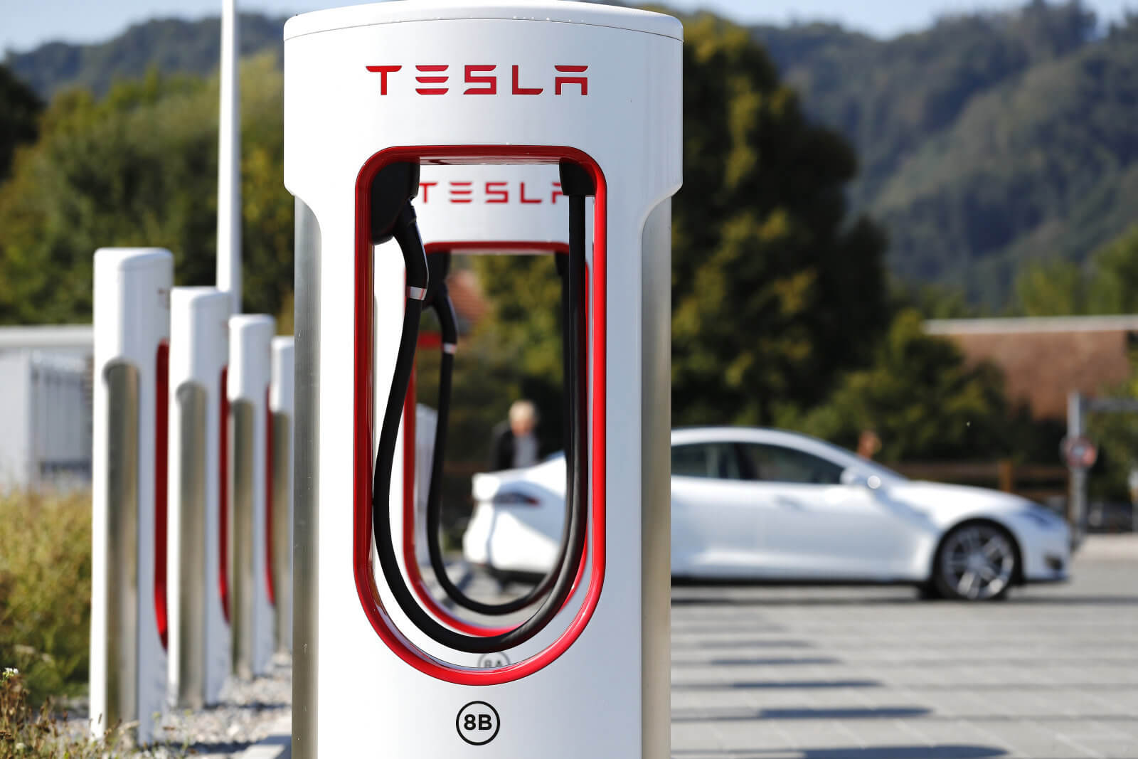 새로운 유형의 배터리가 사용하는 전기 자동차로 여행은 거의 2,400 마일이 없는 재충전
