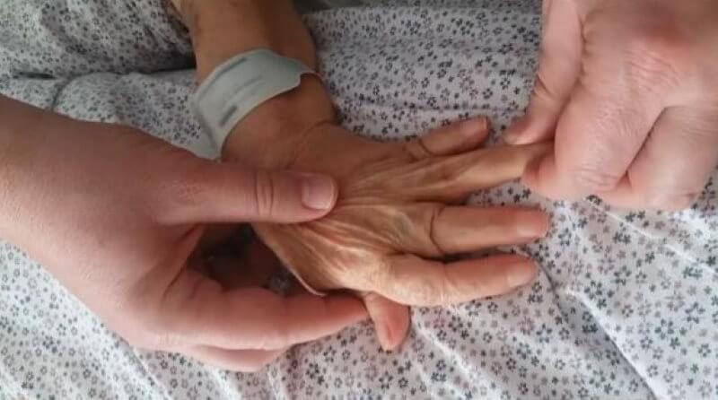 #video | Cosa può accadere con le mani di una persona quando le complicazioni di artrite?