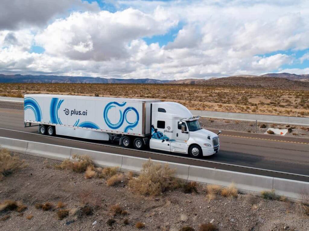 无人驾驶卡车的第一次交付的货物从一个美国海岸到另