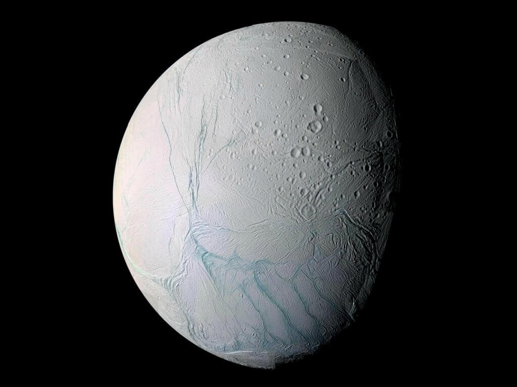 Lune de glace de Saturne peut être plus intéressant qu'on ne le pensait