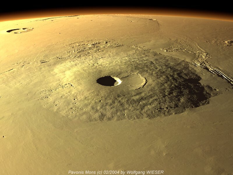 うに隠された古い火山の火星?