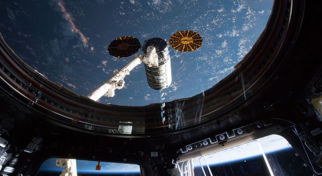 のスペース研究室国際宇宙ステーション（ISS）の作成において不思議な形の物