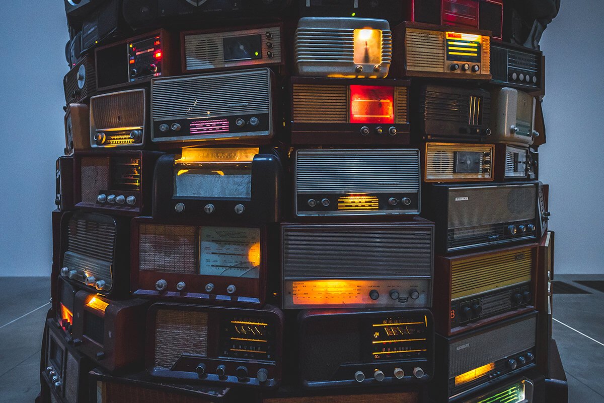 C'è la radio, che opera dal 1982 e nessuno sa perché