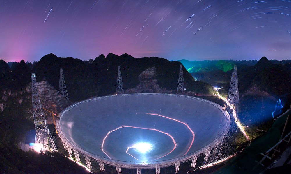 In China opened to tourists, the largest radio telescope in the world