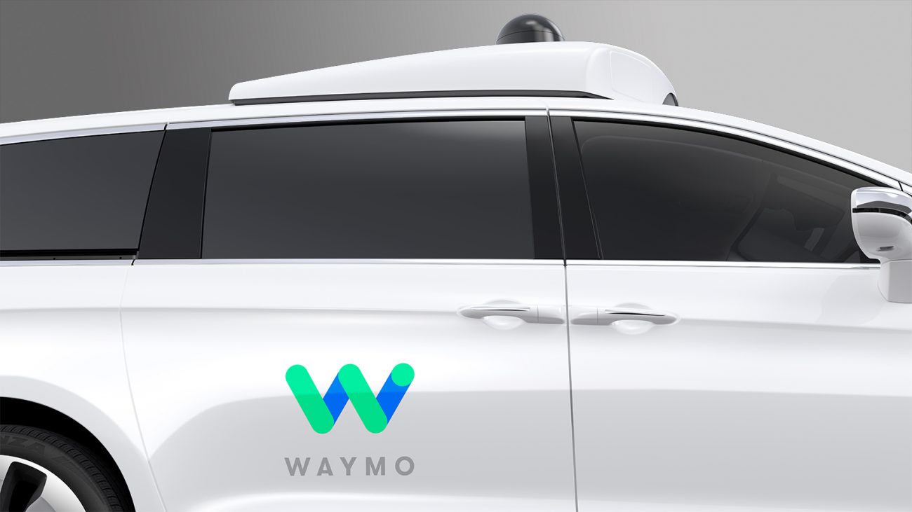 Waymo invites ordinary people to take a ride on the minivan with the autopilot