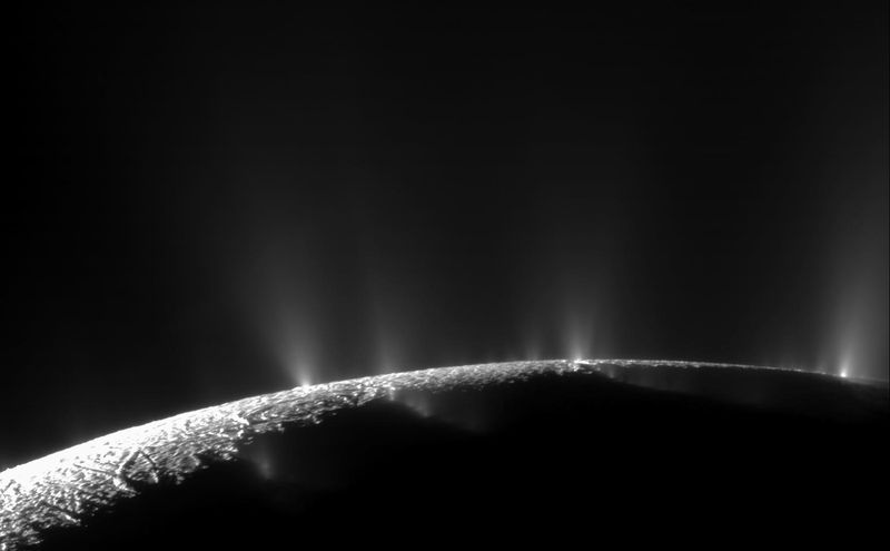 NASA: Enceladus has all the conditions for the origin of life