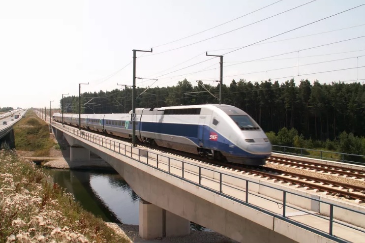France by 2023, will begin using high-speed Autonomous trains
