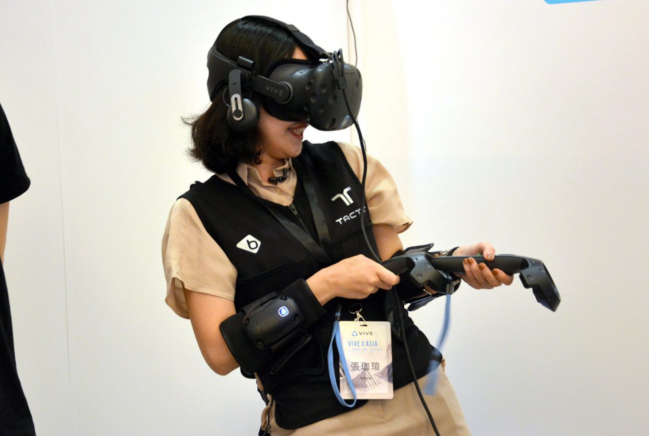 bHaptics’ TactSuit — new haptic suit for virtual reality