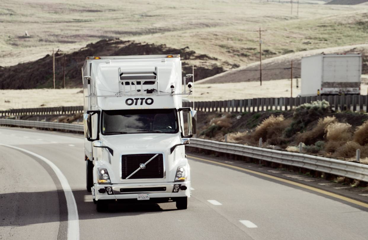 «Roboter-Trucker» hat erste in der Geschichte der Lieferung der Ware