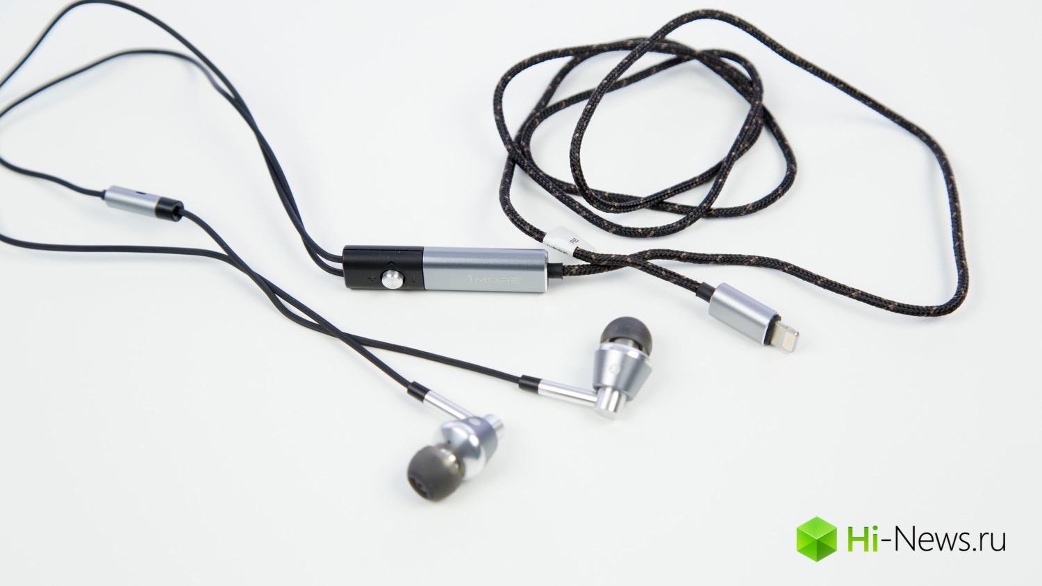 A review of Lightning-version 1More earphones Triple Driver Hybrid