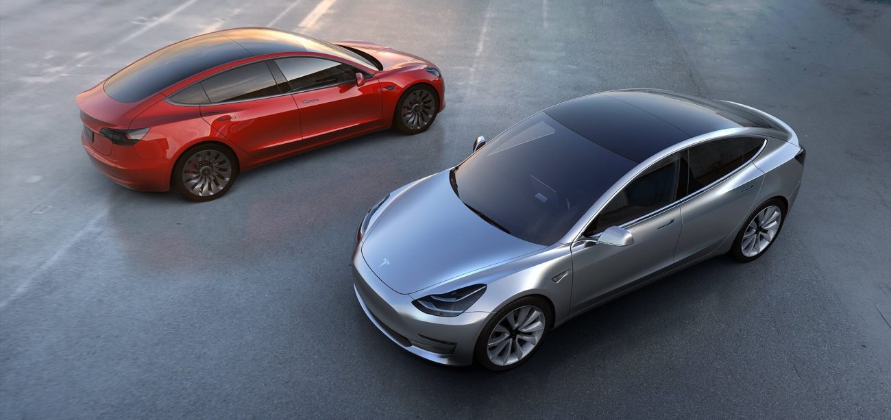 Tesla coleta de bateria Model 3 manualmente, tentando cumprir os prazos