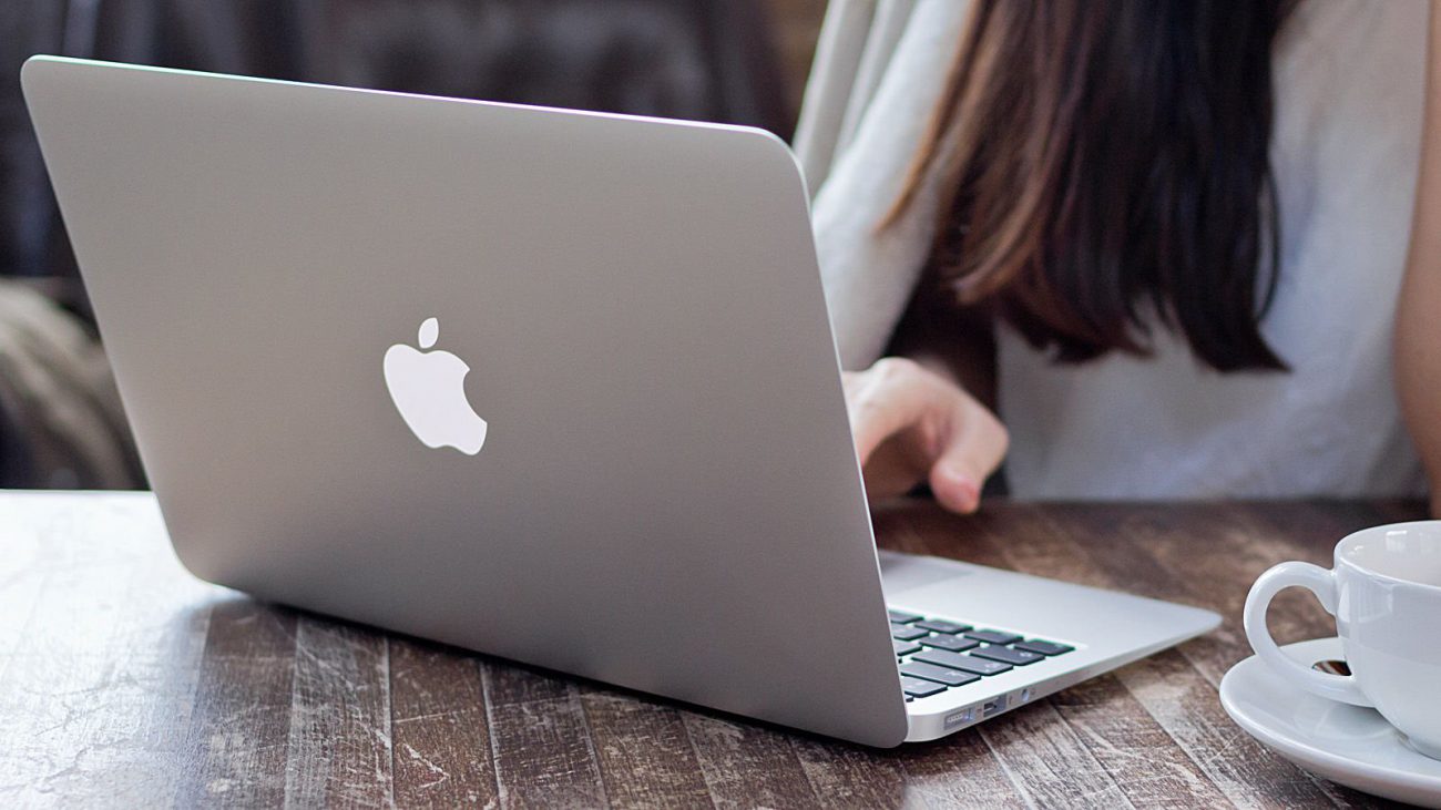 A Apple planeja lançar económico MacBook