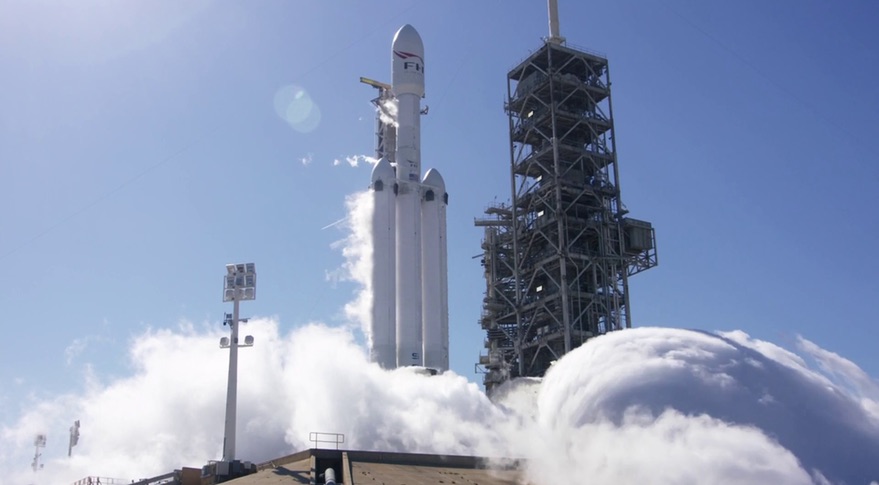 SpaceX gjennomført en vellykket statisk brenne av raketten motorer, Falcon Heavy