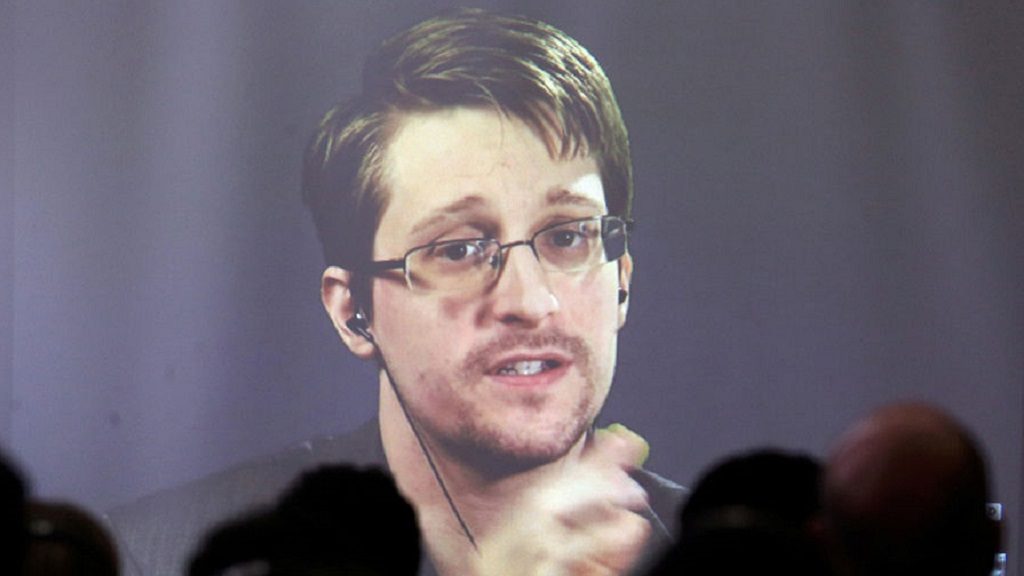 Snowden: publiczny блокчейн — główną wadą Биткоина