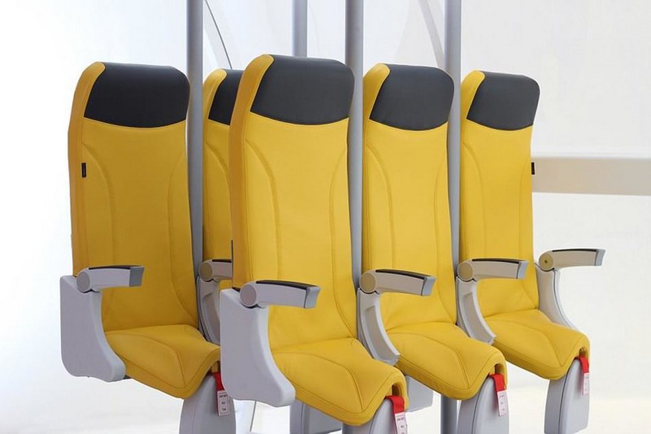 Стоячі місця в літаках: абсурд чи майбутнє економ-класу?