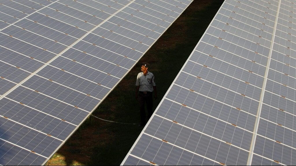 革新：オーストラリアの鉱業農家にまと太陽光エネルギー