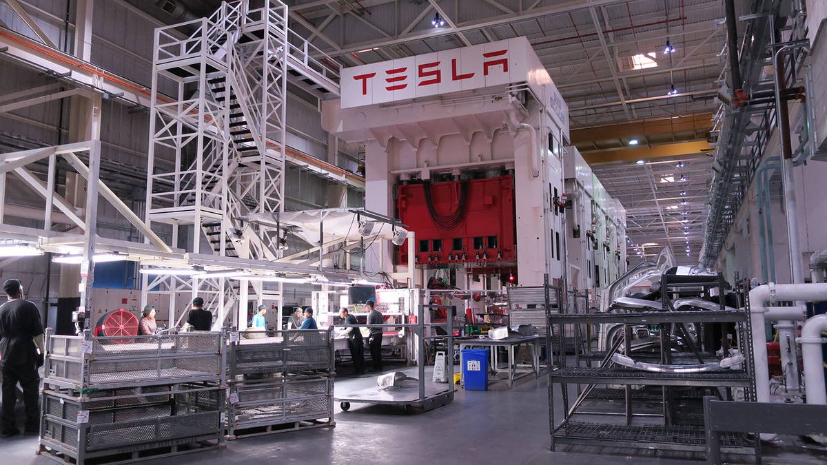 Ylon Musk: l'excès de l'automatisation de Tesla a été une erreur