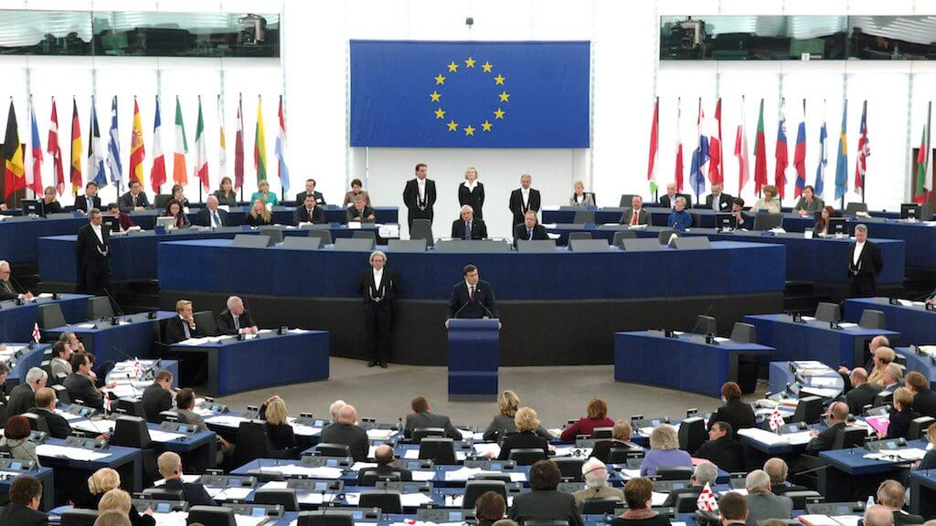 Le parlement européen a voté pour le resserrement de la réglementation du commerce криптовалютой