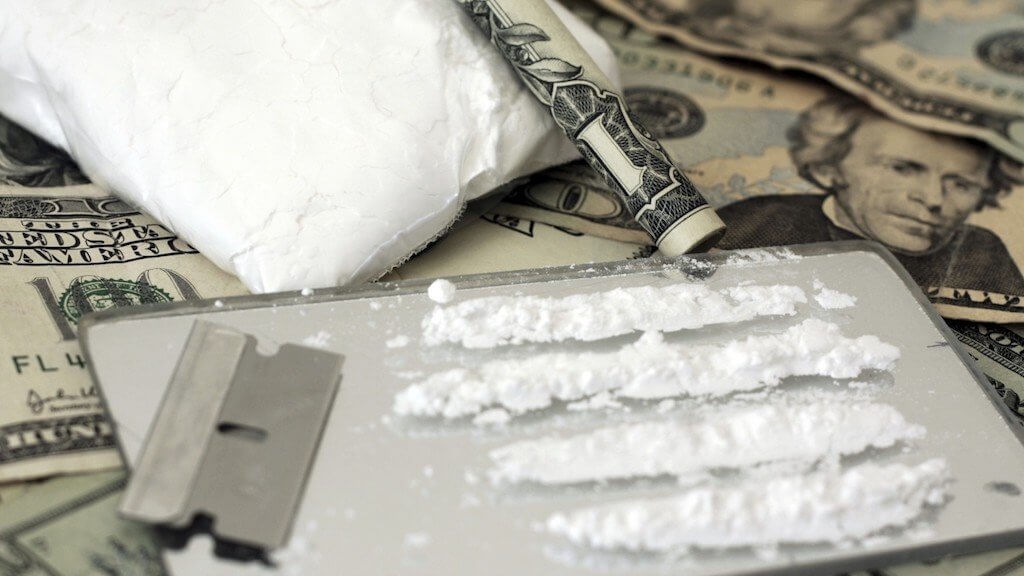 모스크바에 억류된 약물들 판매 코카인에 대한 bitcoins