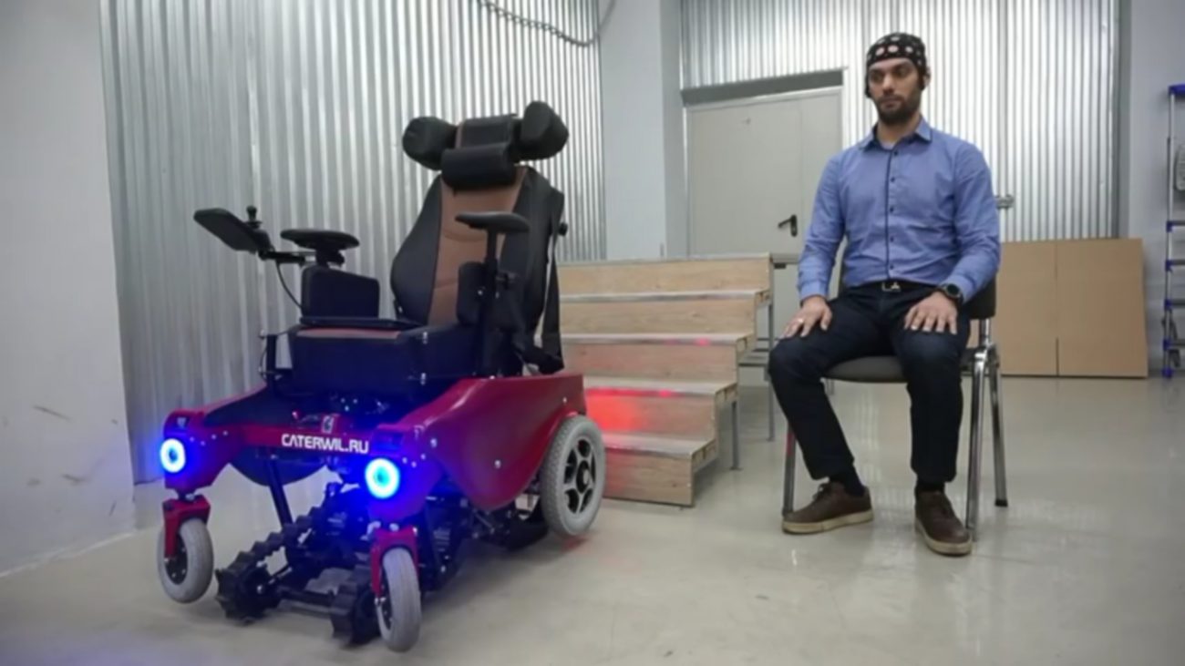 #vídeo | Morador de hong kong inventou uma cadeira de rodas, gerenciada pelo pensamento