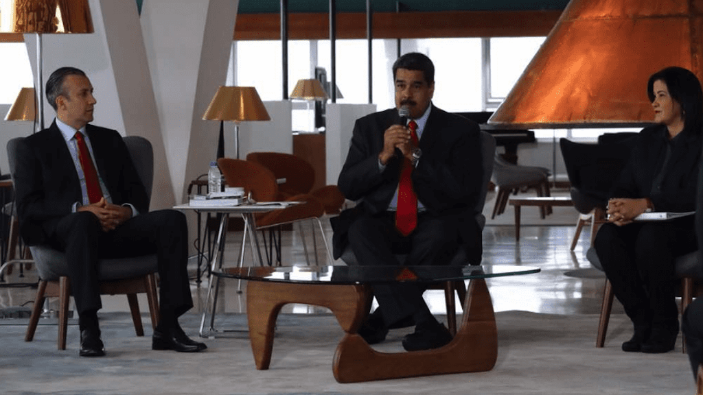 सात-सितारा होटल में वेनेजुएला केवल स्वीकार करेगा पेट्रो
