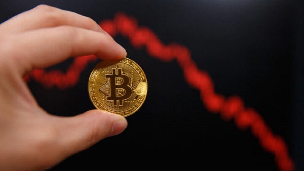 الأحد الدامي: لماذا الوقوع Bitcoin ؟ 